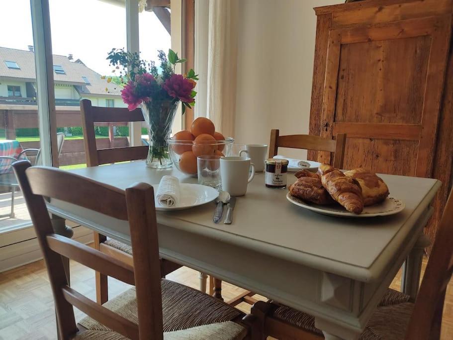 Bel Appartement Au Calme A 5 Minutes Du Village Menthon-Saint-Bernard Kültér fotó