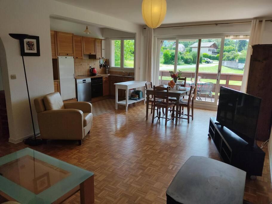 Bel Appartement Au Calme A 5 Minutes Du Village Menthon-Saint-Bernard Kültér fotó